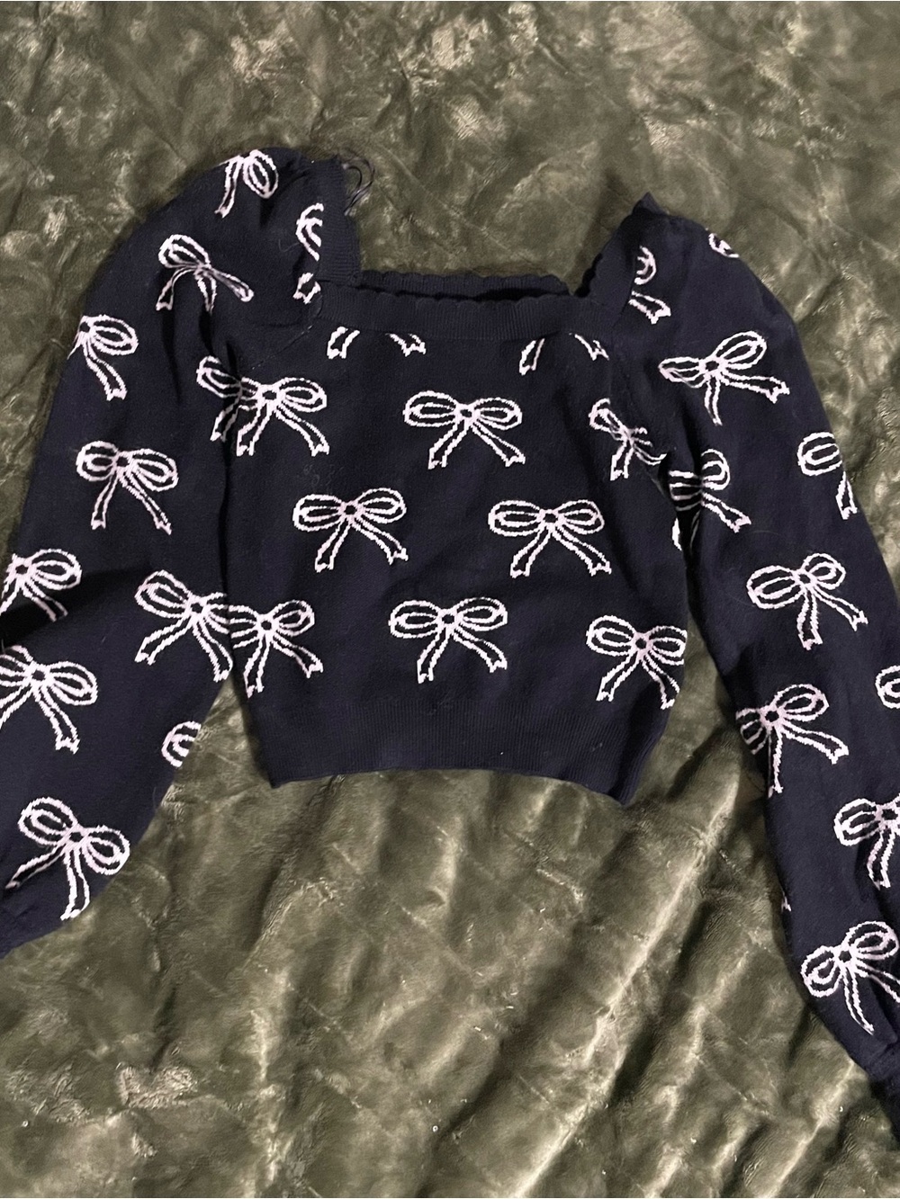 Black Bow Pattern Square-Neck Knit Crop Top